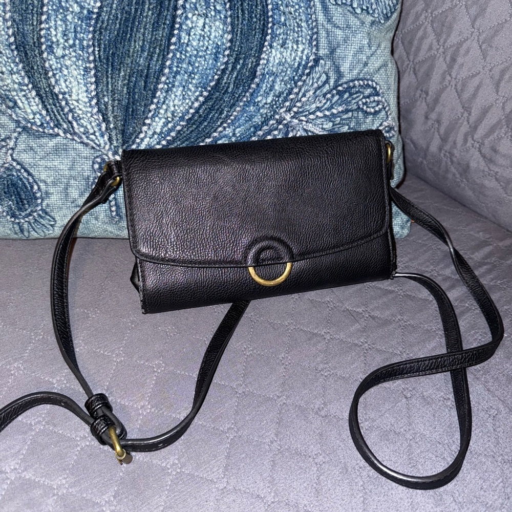 Elegant Black Leather Crossbody Bag